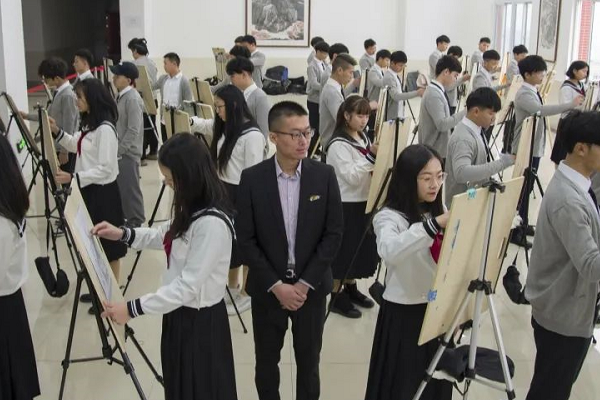 成都中專學(xué)校有哪些女生專業(yè)