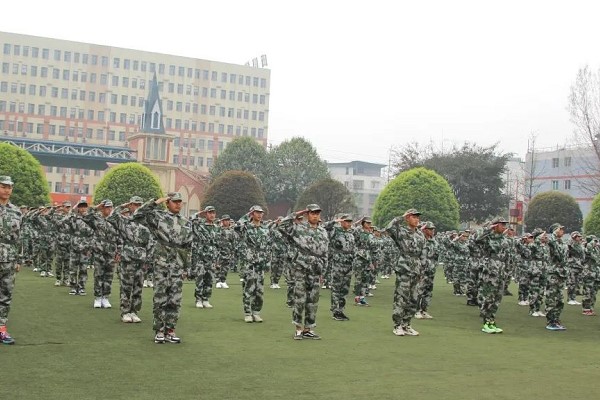 五月花學(xué)校學(xué)費(fèi)是多少