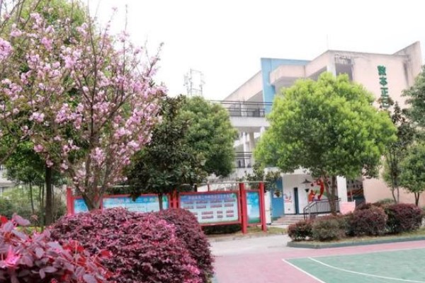 丹棱中學是初中加高中嗎