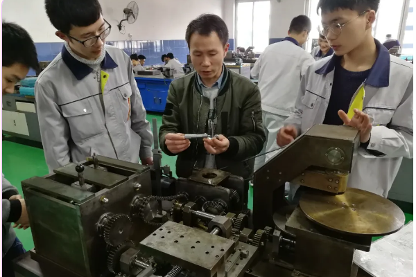 成都市技師學院師資怎么樣