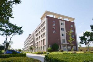 龍泉國(guó)盛技工學(xué)校是公辦的嗎_地址在哪里