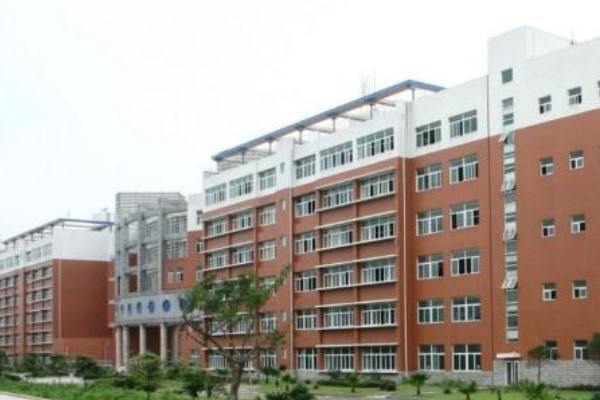四川礦產(chǎn)機(jī)電技師學(xué)院