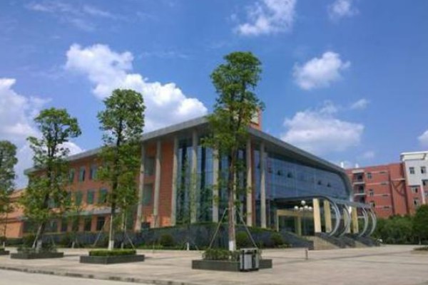 四川航天技師學(xué)院怎么樣