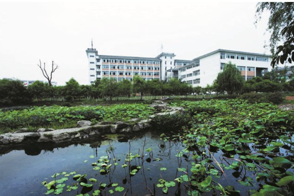 懷遠(yuǎn)中學(xué)好嗎