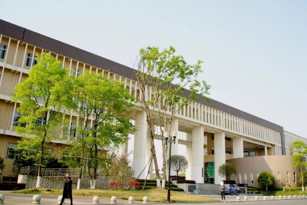 四川城市技師學(xué)院和四川師范大學(xué)關(guān)系