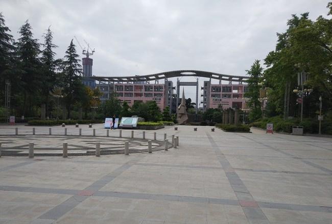 四川城市職業(yè)學(xué)院有幾個校區(qū)，有哪些專業(yè)
