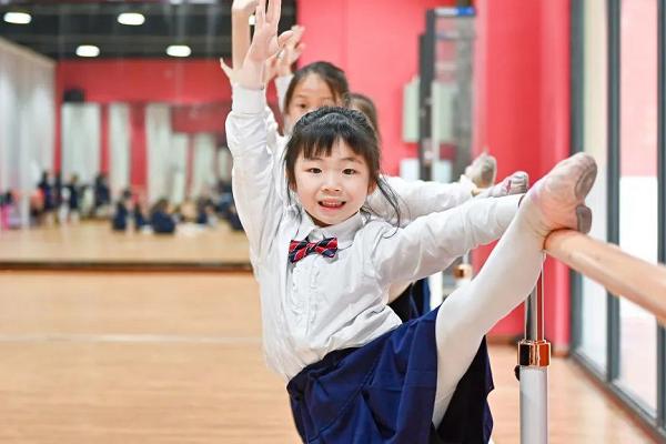 成都川科外國(guó)語學(xué)校幼升小招生簡(jiǎn)章