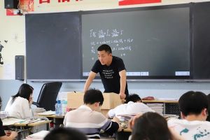 2021年都江堰市領(lǐng)川實(shí)驗(yàn)學(xué)校高三復(fù)讀班招生簡(jiǎn)章