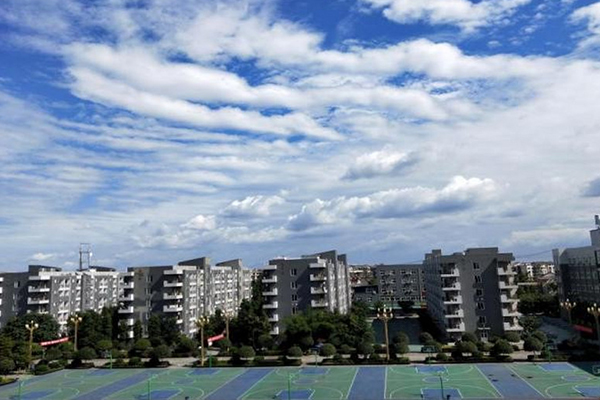 成都機(jī)電工程學(xué)校