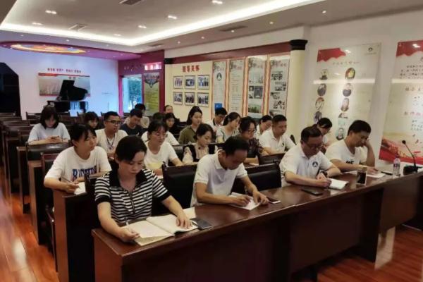 仁壽縣華興中學(xué)教師好嗎