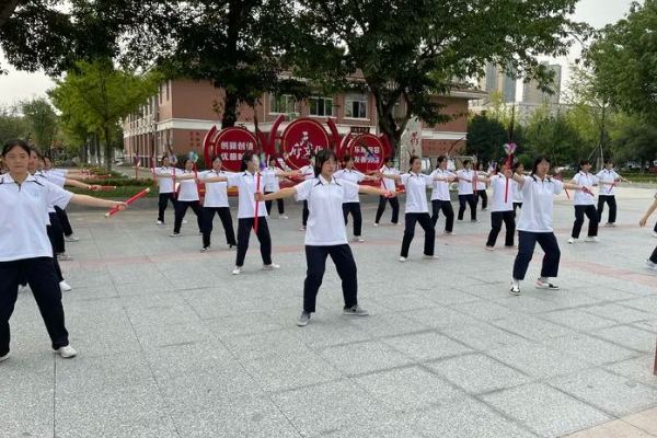 崇慶中學簡介