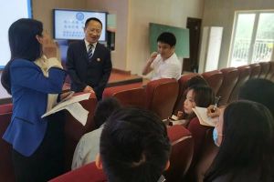 成都外國語學校是公立還是私立老師怎么樣