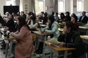 大邑中學(xué)好嗎 大邑中學(xué)開展半期總結(jié)會(huì)