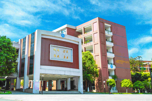四川托普計(jì)算機(jī)職業(yè)學(xué)校