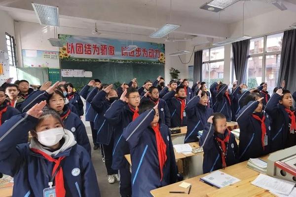 成都龍泉二中怎么樣