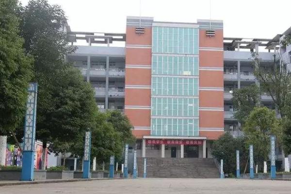 四川省南充師范學(xué)校招生簡章