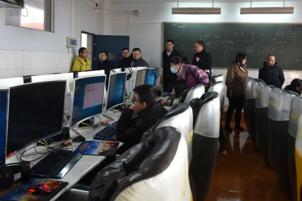 南充電子工業(yè)學(xué)校計算機應(yīng)用專業(yè)