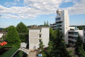四川省閬中師范學校是大學嗎