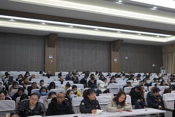 安仁中學召開期末教職工大會