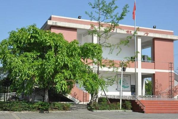 四川省南充衛(wèi)生學(xué)校師資好嗎