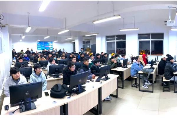 成都托普計算機職業(yè)學(xué)校招生專業(yè)