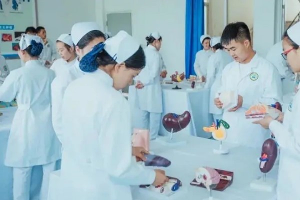 成都希望衛(wèi)校