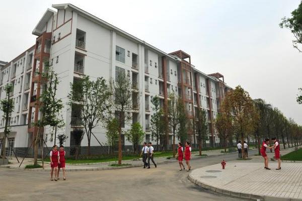 攀枝花市經(jīng)貿(mào)旅游學(xué)校資助政策