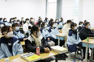 四川五月花技師學(xué)院校服好看嗎