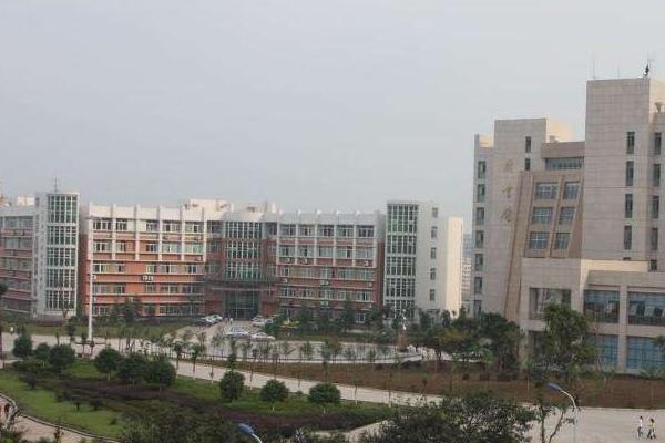四川中職學(xué)校