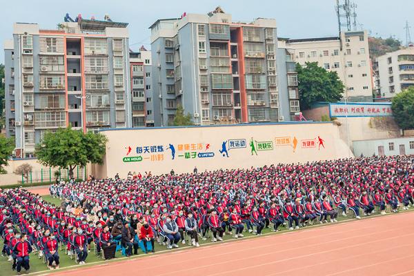攀枝花市經(jīng)貿(mào)旅游學(xué)校舉辦法制教育講座
