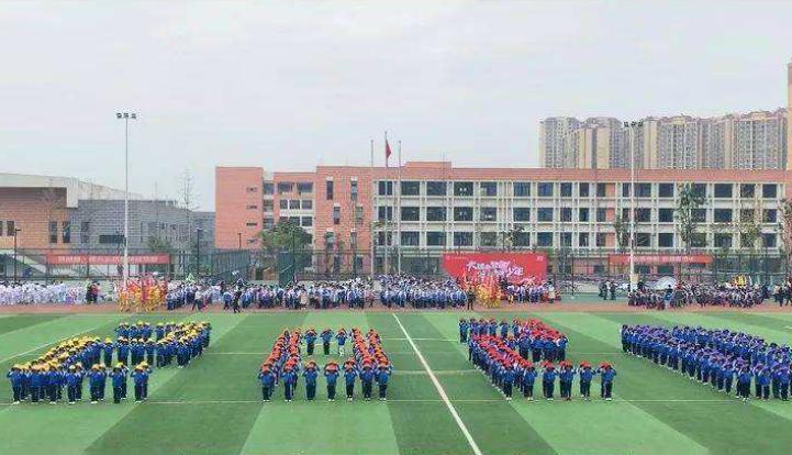 成都龍泉中學是國重嗎