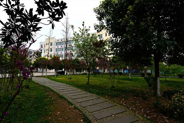 廣漢職業(yè)中專學(xué)校地址