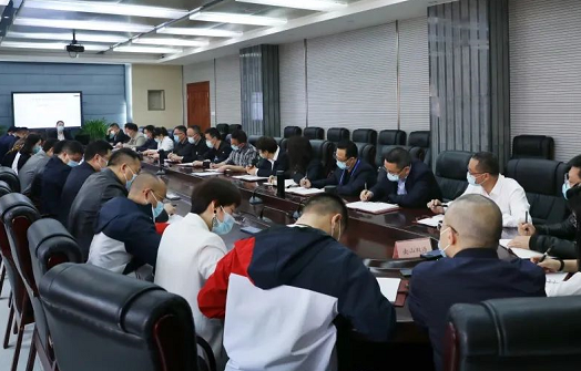 綿陽南山雙語學(xué)校舉行疫情防控會議