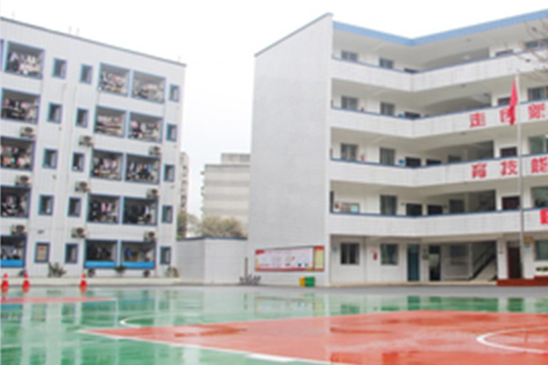 瀘州市工業(yè)技工學(xué)校招生