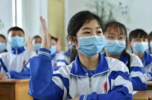 在四川叛逆期女孩沉迷手機(jī)怎么辦