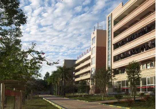 綿陽市世紀石油工程技術學校錄取分數(shù)線