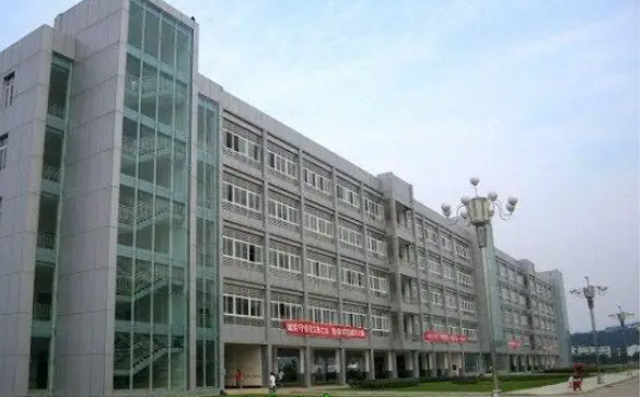 綿陽市世紀(jì)石油工程技術(shù)學(xué)校