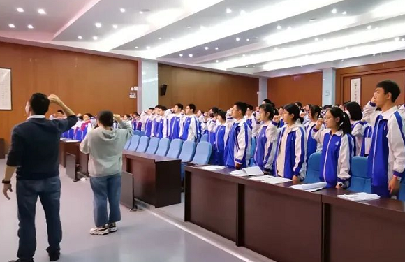成都石室蜀都中學舉行團校開班典禮