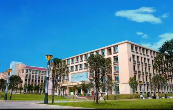 瀘州交通技工學(xué)校