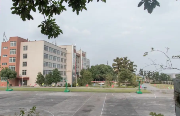 瀘州交通技工學(xué)校