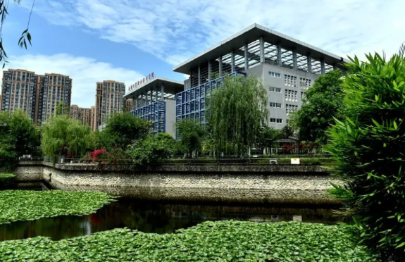 成都技師學(xué)院