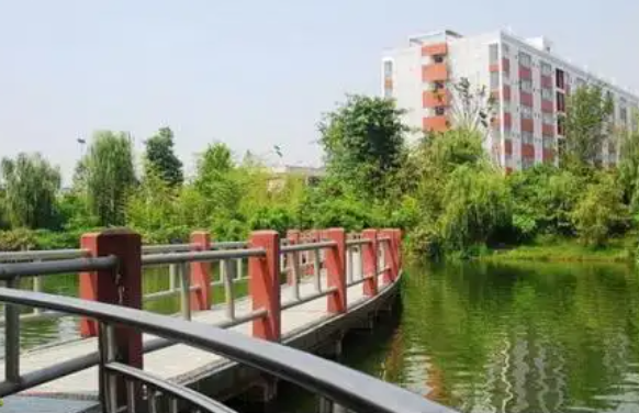 成都市中山職業(yè)技術(shù)學(xué)校