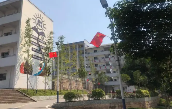 合江縣福寶職業(yè)中學校地址