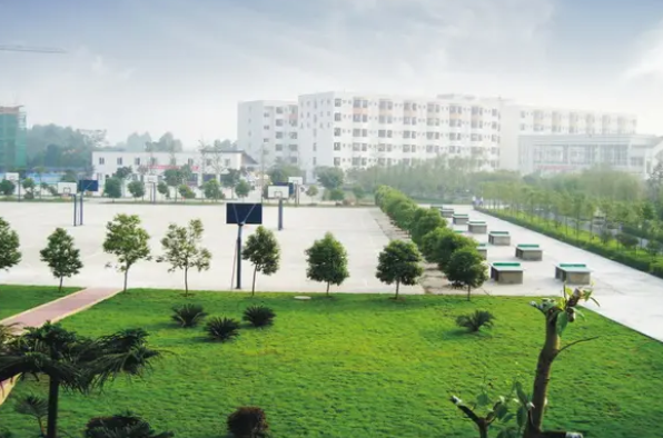 四川省樂山市竹根職業(yè)中專學(xué)校