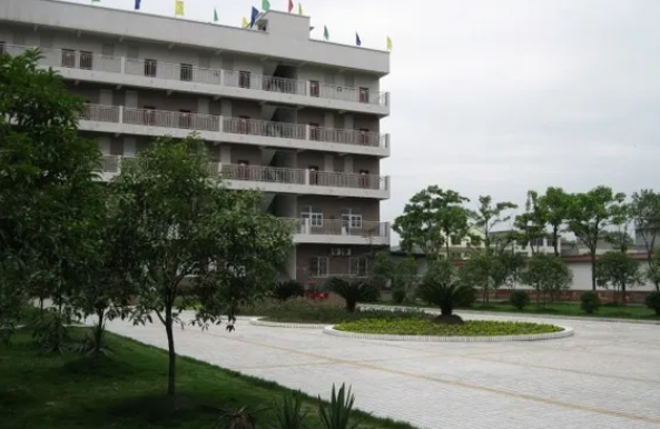四川省樂山新世紀(jì)技工學(xué)校