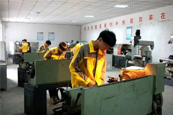 新世紀(jì)技工學(xué)校