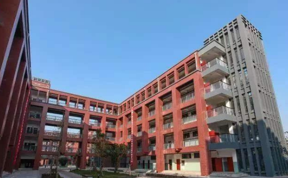 樂(lè)山市市中區(qū)育賢中等職業(yè)學(xué)校收要多少分