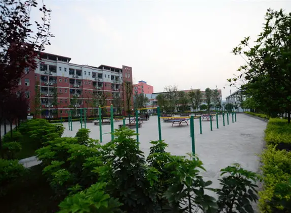 四川瀘縣建筑職業(yè)中專學(xué)校