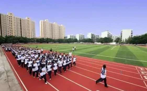 四川省彭州市第一中學(xué)是高中嗎