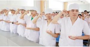 2022年成都武侯區(qū)初中男生熱門高薪護(hù)理專業(yè)那個(gè)更好
